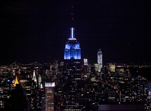 Obama Menang, Empire State Building Disulap Warna Biru!