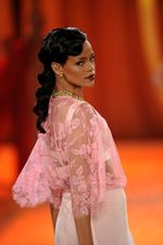 Dress Transparan Rihanna