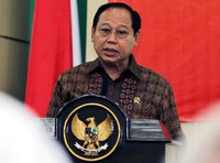 Menteri Perumahan Rakyat Djan Faridz memberikan sambutan. (Agus Trimukti/Humas PLN).