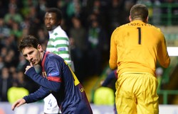 Sementara gol balasan Barca baru datang di menit pertama periode injury time melalui Lionel Messi. REUTERS/Russell Cheyne.