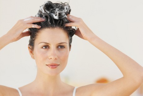 Rambut Sehat dengan Hindari 6 Kesalahan Ini Saat Keramas