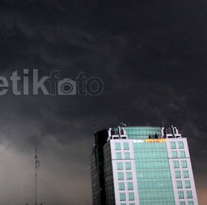 Masuk Musim Hujan, BMKG: Pemprov DKI Diharapkan Siaga Banjir