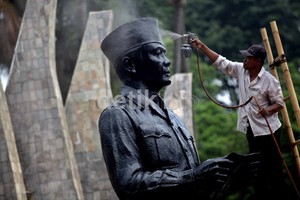 Irman: Soekarno Jadi Pahlawan Nasional, TAP MPRS XXXIII/1967 Harus Dicabut