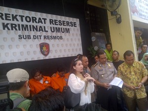 Perampokan di Dalam Taksi Didalangi Sopir Tembak