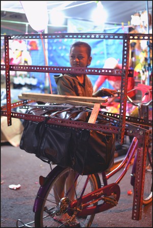 Pengorbanan Masa Kecil Untuk Keluarga