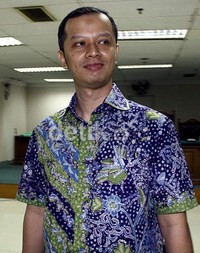 Menurut hakim, Dhana terbukti menerima gratifikasi yakni uang Rp 2 miliar dari Herly Isdiharsono terkait pengurusan pajak PT Mutiara Virgo. Selain itu Dhana juga menerima gratifikasi berupa 4 Mandiri Travel Cheque senilai Rp 750 juta. Ramses/detikcom.