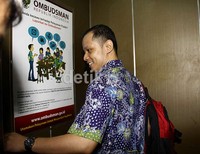 Dhana naik lift untuk mengikuti persidangan dengan agenda pembacaan putusan. Ramses/detikcom.