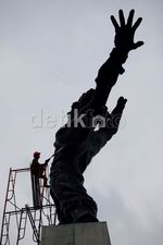 Perawatan Monumen Pembebasan Irian Barat