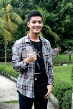 Gaya Casual Morgan SM*SH