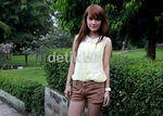 Senyum Manis Devi Eks Cherrybelle
