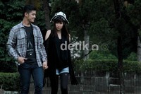 Morgan dan Aelke tampak mesra saat syuting Cinta Cenat Cenut III di Taman Wiladatika, Cibubur, Jakarta Timur, Kamis (8/11/2012) malam.