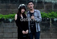 Pose Morgan dan Aelke di depan kamera.