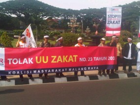 Zakat Dimonopoli Pemerintah, Kommar Marah