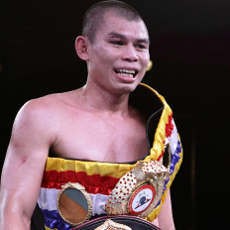 Chris John Kembali Pertahankan Gelar