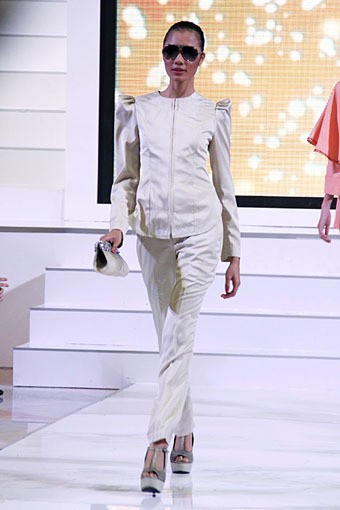 Asmirandah Manja Gazia Glitz & Glam. Jakarta Fashion Week 2013 at Plaza Senayan. Jakarta. [Foto: Mohammad Abduh/Wolipop]