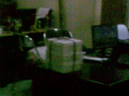 Kelelahan Diperiksa, Diego pun Tidur Nyenyak di Atas 3 Kursi Lipat