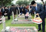 SBY Peringati Hari Pahlawan di TMP Kalibata
