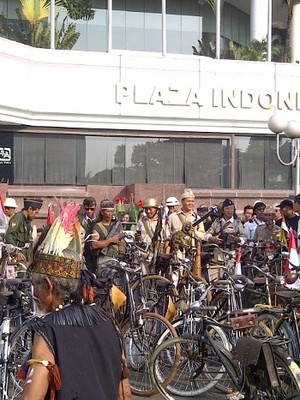 Hari Pahlawan, Komunitas Ontel Batavia Keliling dari Museum ke Museum