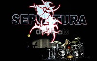 Lagu Refuse/Resist langsung membuat penonton ber-headbanging menganggukan kepala. Mereka lalu coba mengenalkan lagu Kairos yang diambil dari album terakhir dengan judul yang sama.