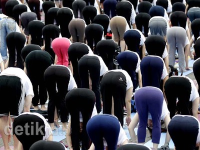 Ribuan Warga Taiwan Senam Yoga Bersama