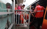 Kabag Humas Polres Metro Jakarta, Kompol Aswin, mengatakan, saat ini sejumlah saksi mata di lokasi kejadian sudah diperiksa. Termasuk petugas keamanan TranJakarta yang berjaga saat peristiwa tersebut terjadi.