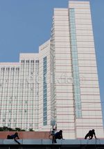 Perawatan Halte Trans Jakarta