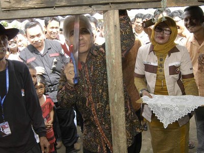 Hatta Rajasa Bedah Rumah