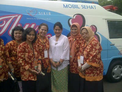 Pesona Istri Jokowi Bius Ibu-ibu Dharma Wanita 