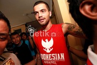 Diego usai menjalani pemeriksaan di Mapolsek Tanah Abang, Jakarta.