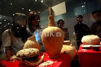 Dalam pameran ini dipamerkan 182 benda muatan kapal yang tenggelam