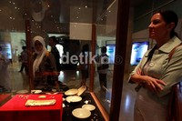 Benda-benda tersebut di antaranya adalah emas dan keramik China masa lampau.