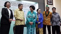 Pimpinanan organisasi kemasyarakatan dan pimpinan dunia usaha, menandatangani kesepakatan bersama dengan Menteri Kesehatan RI.