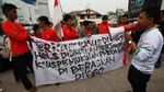 Pendukung Diego Demo Polsek Tanah Abang