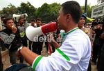 Pendukung Diego Demo Polsek Tanah Abang