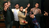 Pose Penta Boyz saat merayakan ulang tahun ke-12. Gusmun/detikHot.