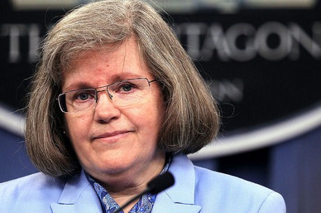 Istri Direktur CIA Marah Besar Atas Perselingkuhan Suaminya