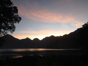 Danau Segara Anak, Persembahan Gunung Rinjani yang Menawan