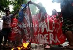Kecam Pemerkosaan TKI, Bendera Malaysia Dibakar