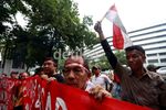 Kecam Pemerkosaan TKI, Bendera Malaysia Dibakar