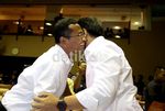 Aksi Unik Dahlan Iskan Penuhi Panggilan DPR