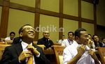 Aksi Unik Dahlan Iskan Penuhi Panggilan DPR