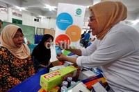 Pengobatan gratis ini dalam rangka Hari Kesehatan Nasional.