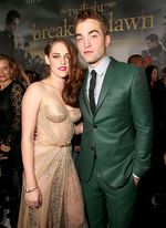 Kristen Stewart & Robert Pattinson Akhirnya Tampil di Publik