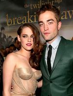 Kristen Stewart & Robert Pattinson Akhirnya Tampil di Publik