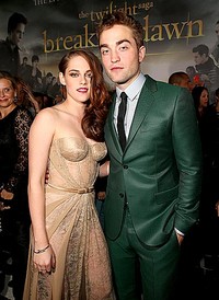 Kristen Stewart dan Robert Pattinson tampil serasi di premiere The Twilight Saga: Breaking Dawn-Part 2. Christopher Polk/Getty Images.