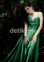 Yeyen Lydia Bergaun Hijau