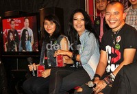 Lagu seperti Tendangan Dari Langit, Terbang, Pelan-Pelan Saja, Beraksi, Tinggalkan Saja, Terbang, Cuci Mata, Cinta Jangan Pergi, Kosong Toejoeh dan Energi dapat dinikmati dalam album itu.