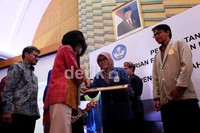 Selain progam beasiswa tingkat sarjana, sebagai pengembangan kerjasama di tahun 2012, CIMB Niaga dan Kemdikbud juga melaksanakan progam Beasiswa Unggulan Teknologi Industri Kreatif (BUTIK), yang diberikan kepada 15 mahasiswa tingkat S1 dan vokasi/politeknik (D3), yang telah menjadi pelaku usaha mikro, kecil, menengah (wirausaha muda).