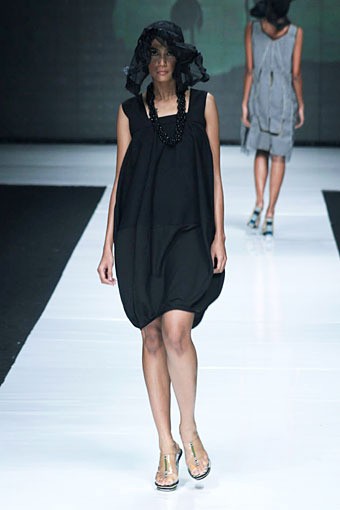 Oscar Lawalata Koleksi Couture. Jakarta Fashion Week 2013 at Plaza Senayan. Jakarta. [Foto: Mohammad Abduh/Wolipop]