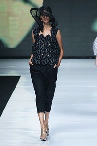 Oscar Lawalata Koleksi Couture. Jakarta Fashion Week 2013 at Plaza Senayan. Jakarta. [Foto: Mohammad Abduh/Wolipop]